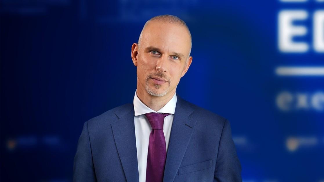 David De Cremer: AI Must Serve Humans, Not Replace Them