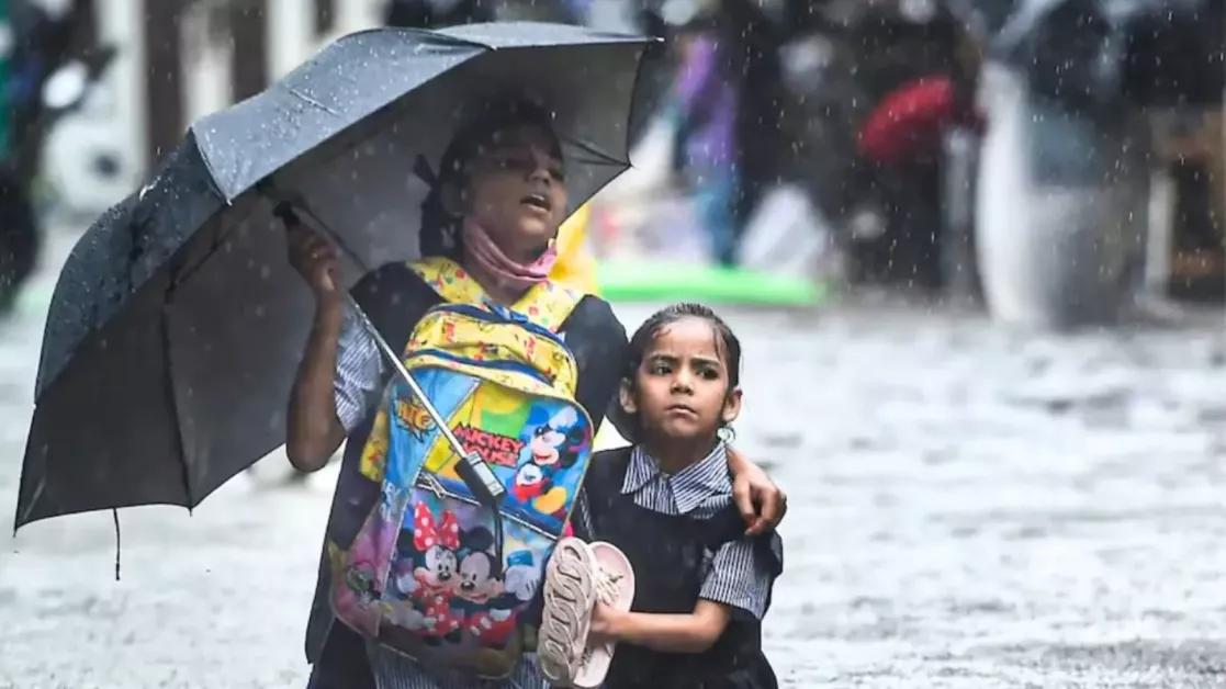 Heavy Rains Force School Holidays in Parts of Tamil Nadu as Precautionary Measure