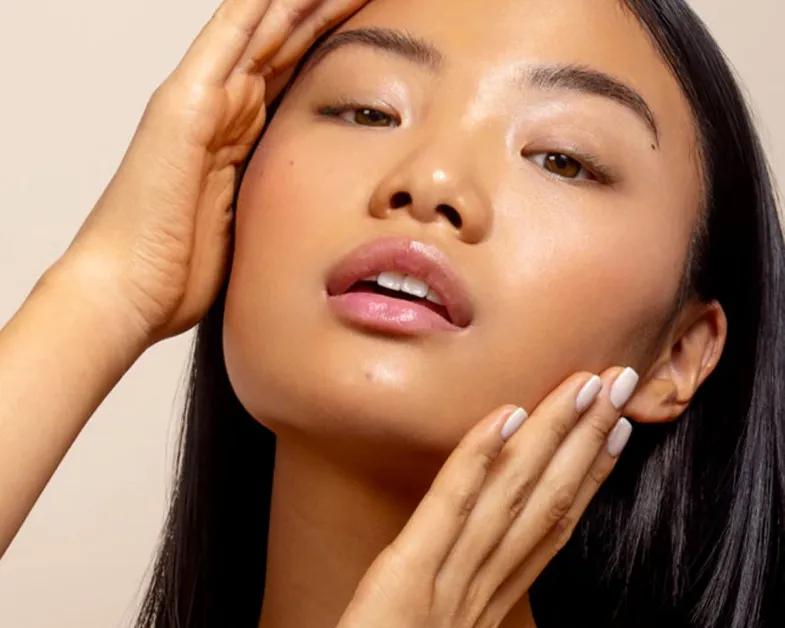 How to Achieve a Natural, Dewy Look Without Cakey Makeup