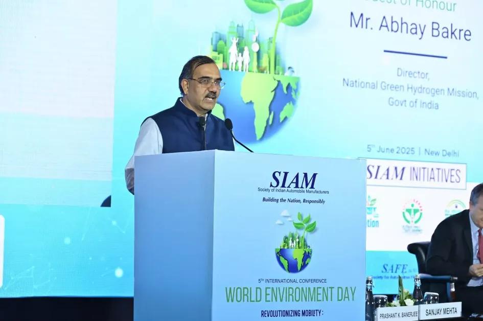 India Aims to Deploy 1,000 Hydrogen Buses and Trucks by 2030