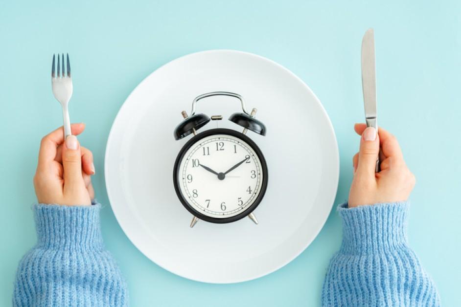 Intermittent Fasting: Benefits, Risks, and Best Practices for a Healthier You