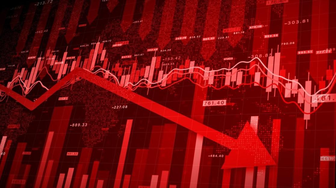 IT Stocks Drag Sensex, Nifty Lower; EV Shares Rally