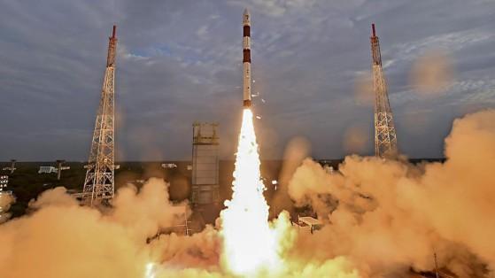 isro-makes-history_1735587437821799107.webp