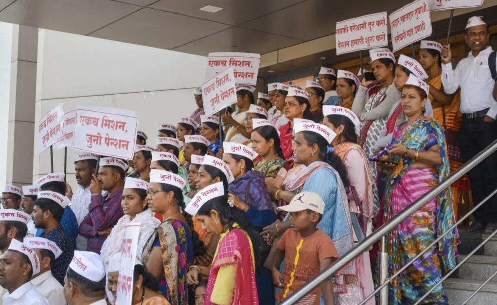 Maharashtra Education Officers End Indefinite Strike After Government Assurances