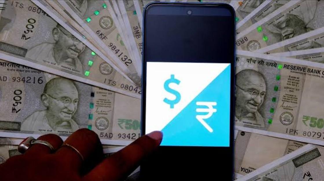 Rupee Strengthens to 95.64 Against Dollar as Softer Greenback Offsets Elevated Crude Prices