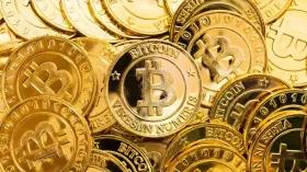 bitcoin-surpasses-1_1746875184111961571.webp
