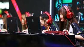 female-esports-playe_1737724369782897919.webp