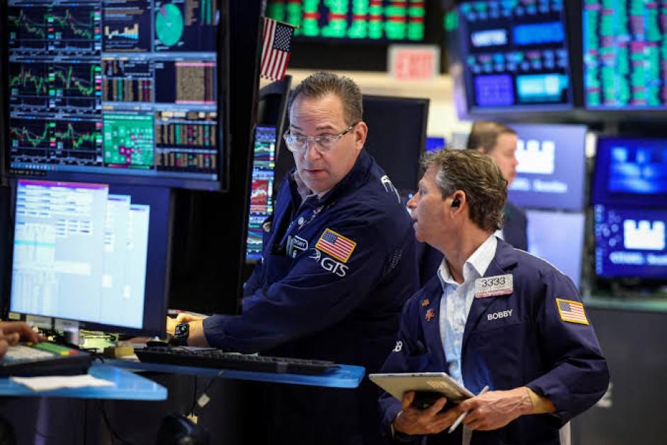 US Equity Funds Record $22.33 Billion Weekly Outflow, Biggest Since March