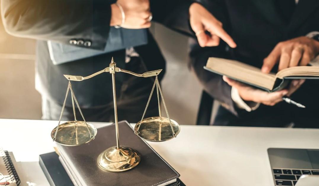 What Does a Criminal Defense Lawyer Do for You?