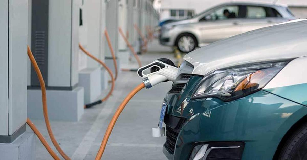 What is an Electric Vehicle (EV)? A Beginner’s Guide to Electric Cars