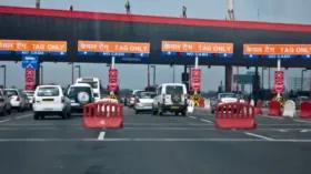 delhi-bound-traveler_1743583386394528682.webp