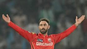 glenn-maxwell-sets-u_1742984851399971935.webp