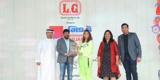 suresh-kumar-kosagi-was-awarded-as-midday-best-capital-management-advisor-by-esha-khoplekar-in-dubai-which-was-marked-by-the-presence-of-many-bollywood-celebrities-businessmen-and-famous-personalities_1669460801727241121.webp